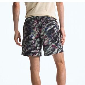 The North Face Class V Pathfinder Pull-On Shorts for Men Size Small